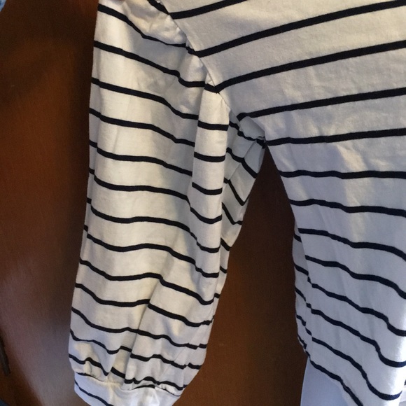 💋Listicle Stripe T shirt black White Puff Sleeve - Picture 5 of 7